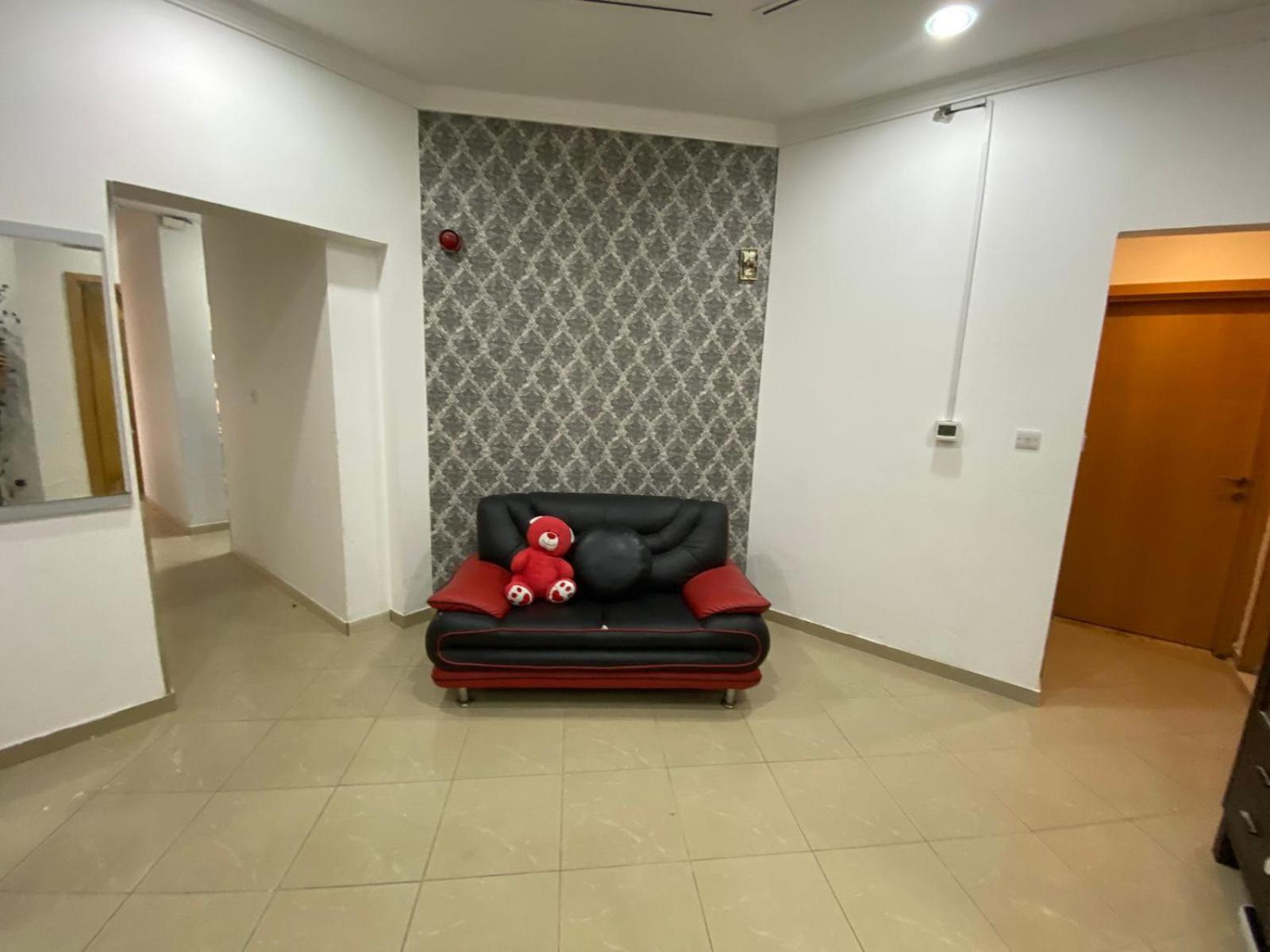 Nice Single Rooms For "Girls" Only In Dubai, Marina Exterior foto