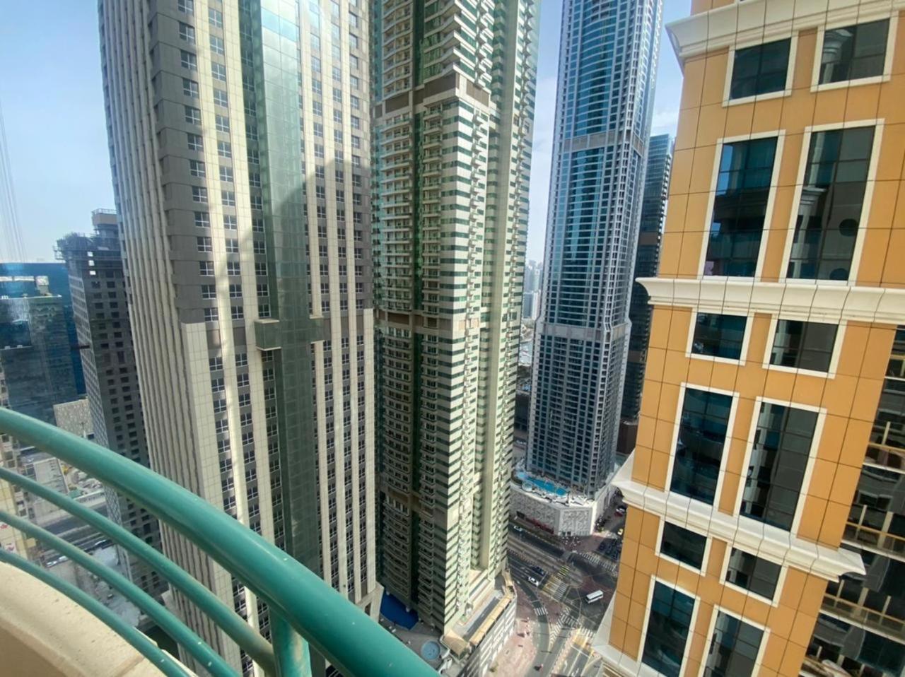Nice Single Rooms For "Girls" Only In Dubai, Marina Exterior foto