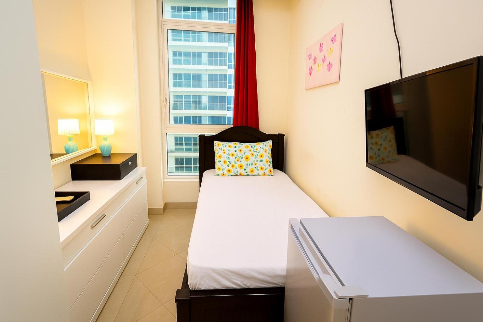 Nice Single Rooms For "Girls" Only In Dubai, Marina Exterior foto