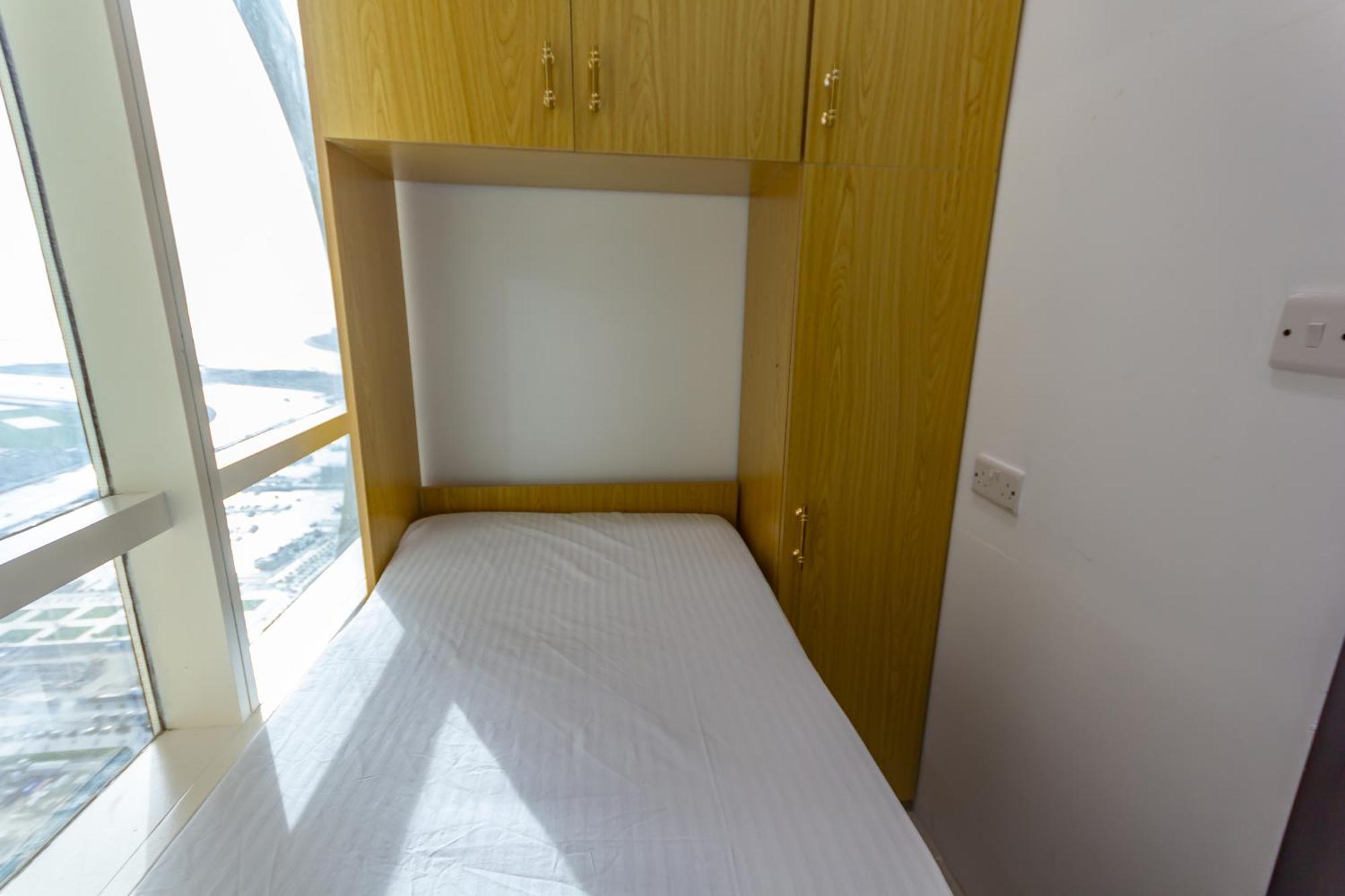 Nice Single Rooms For "Girls" Only In Dubai, Marina Exterior foto